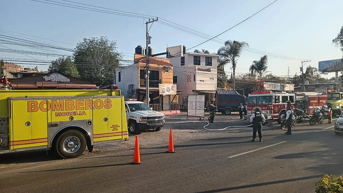 Incendio en negocio de tacos